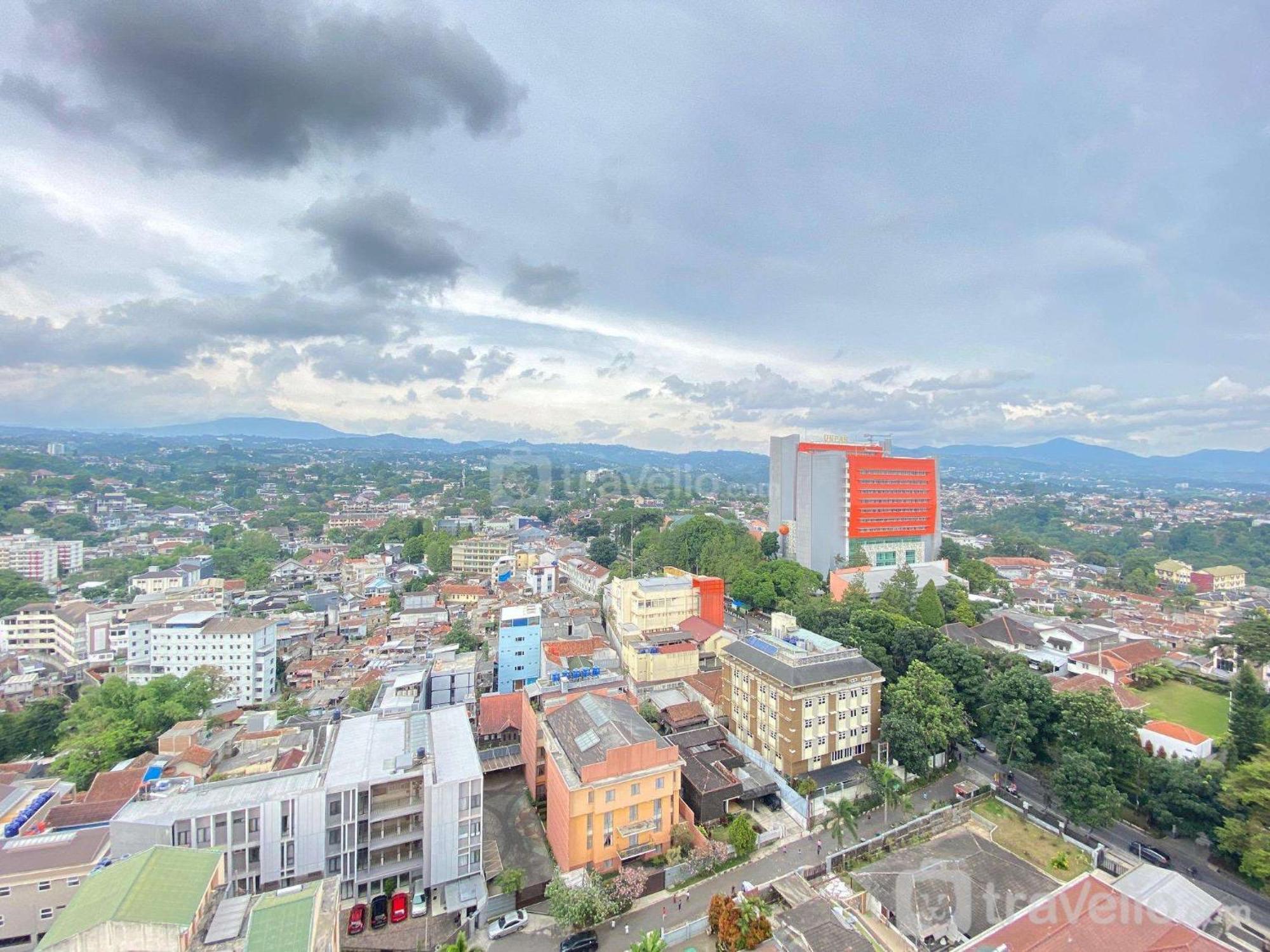 Luxurious 2br At Parahyangan By Travelio Apartemen Bandung