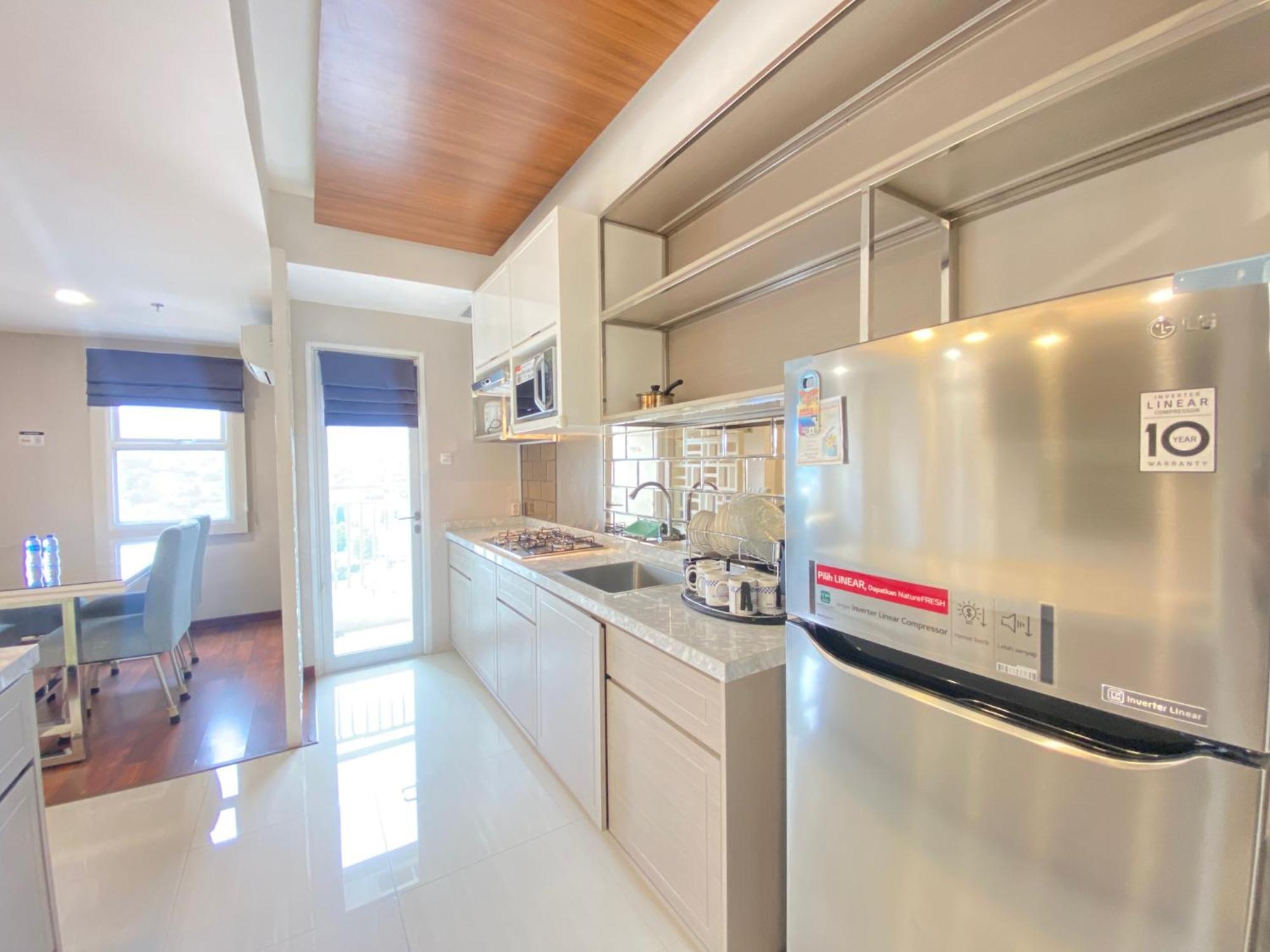 Luxurious 2br At Parahyangan By Travelio