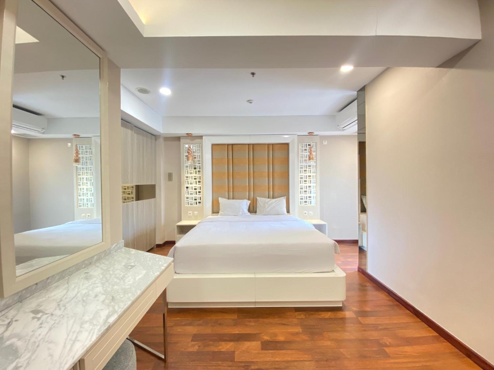 Luxurious 2br At Parahyangan By Travelio